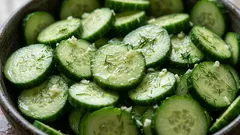 Rýchle chrumkavé, jemne osolené uhorky v sáčku